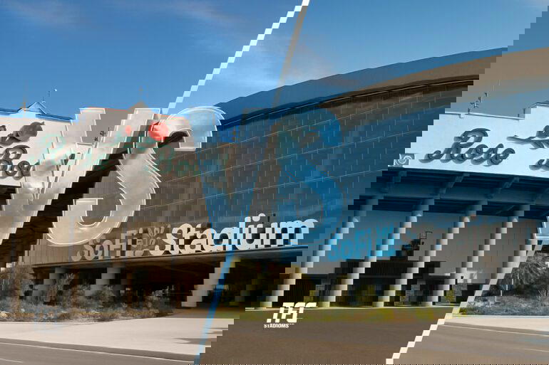 Rose Bowl vs Sofi Stadium